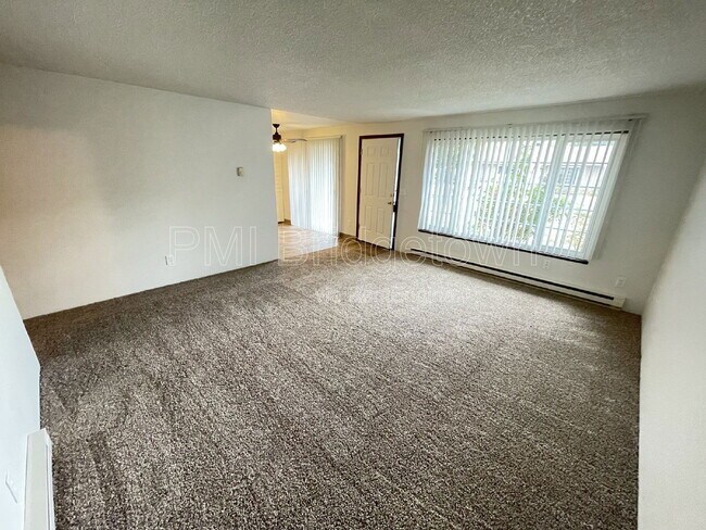 Foto del edificio - 4821 NE Prescott St