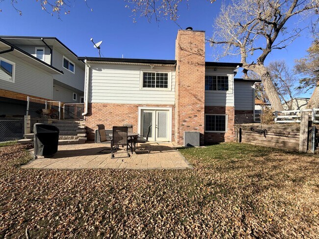 Foto del edificio - 3 bedroom 2 bathroom lake house for rent!