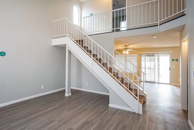 Building Photo - 2811 Cacto Ct
