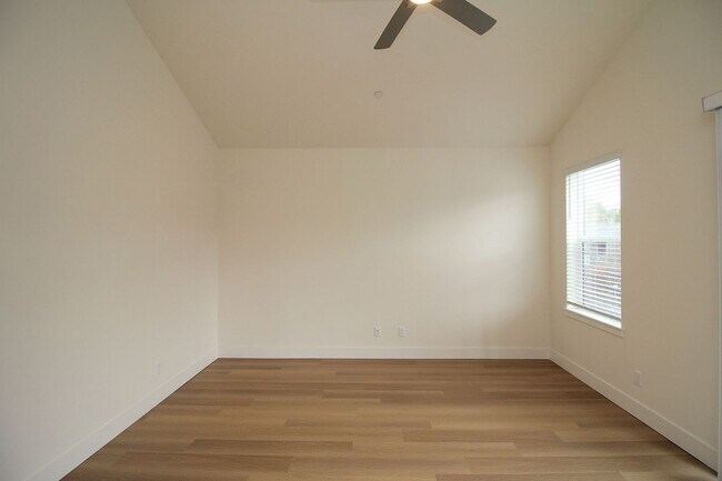 Foto del edificio - 8417 SW 24th Ave