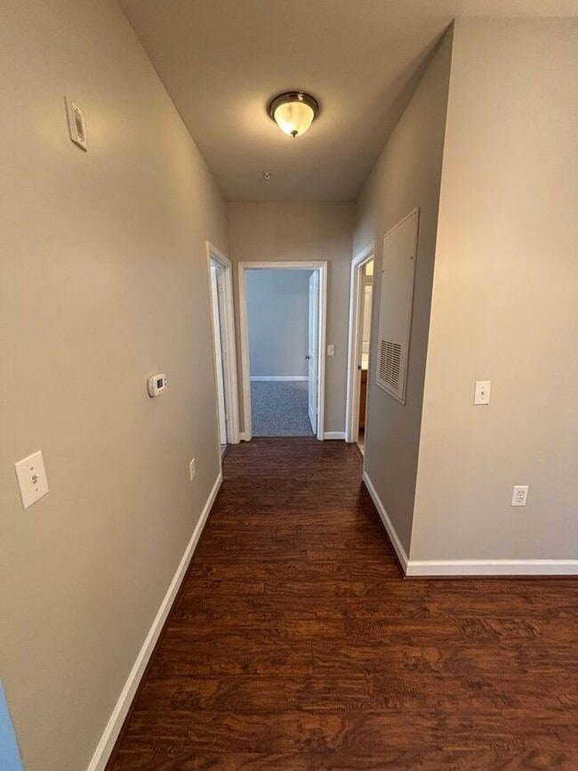 Building Photo - RENT SPECIAL! Beautiful 2 Bedroom 2 Bathroom Located in Sellar's Cove, Minutes from Carolina Beach!