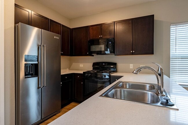 Building Photo - Cul-de-Sac Cutie with Amenities in Sun Chase South!!!