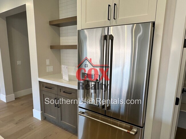 Building Photo - Brand New Custom 4 bed | 3 Bath | 2 Car Ga...