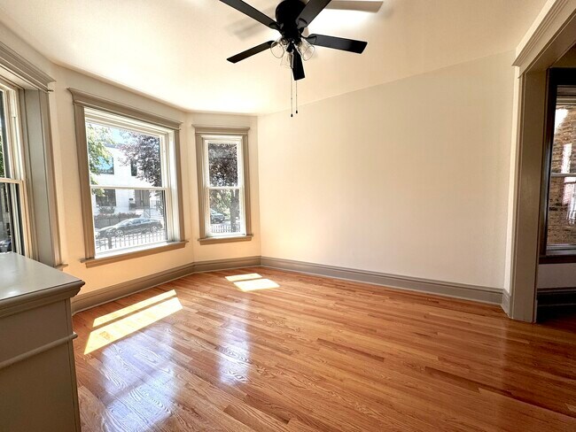 Foto del edificio - 2424 N Mozart St