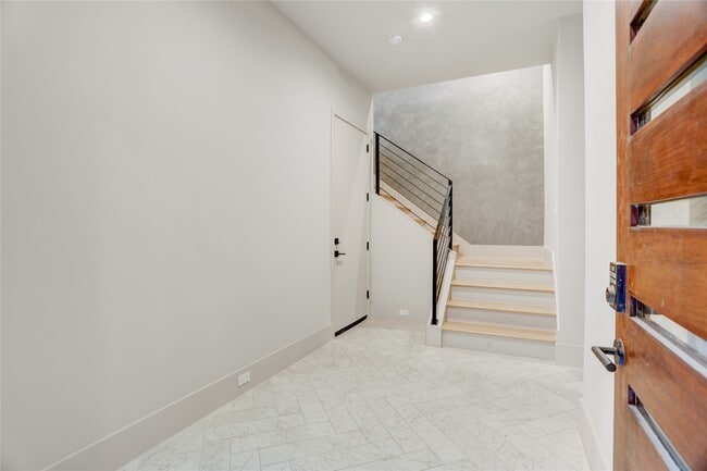 Building Photo - 1116 Peden St