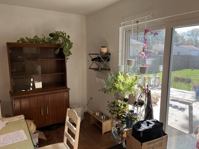 Kitchen Table Area - 231 Newton Ave