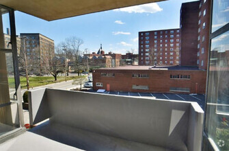 Building Photo - 552 N Neville St