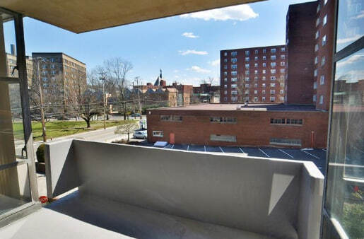 Primary Photo - 552 N Neville St