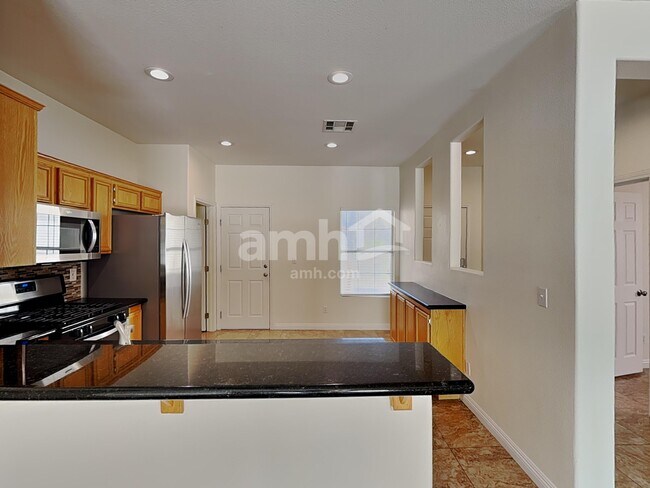 Foto del edificio - 1660 Encarta St