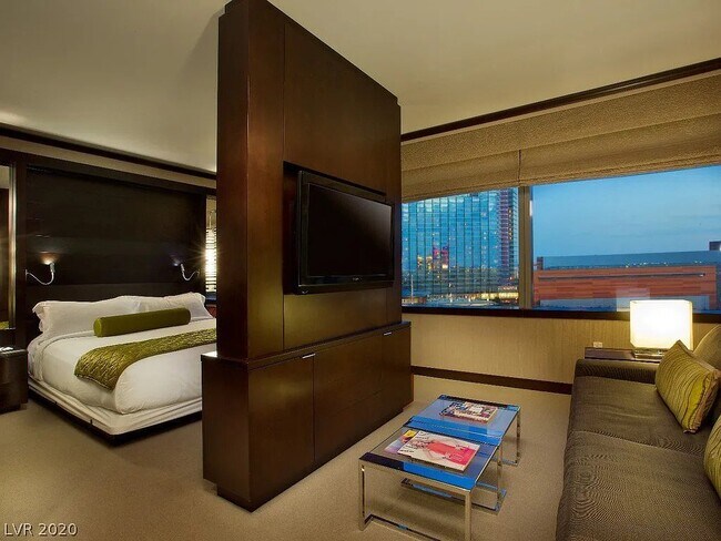 Foto del edificio - 2600 W Harmon Ave