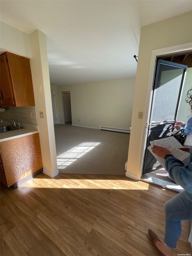 Building Photo - 33 Foxwood Cir
