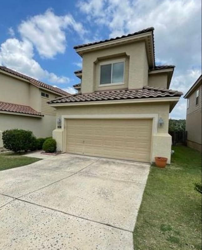 Building Photo - 3911 Woodbridge Way