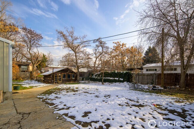 Foto del edificio - 6845 S Greenfield Way