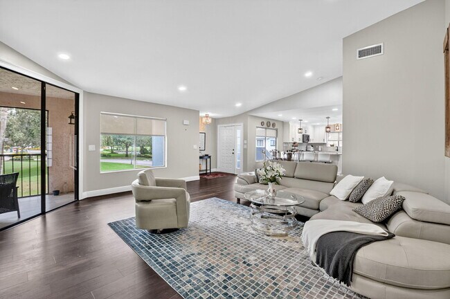 Foto del edificio - 15307 Strathearn Dr