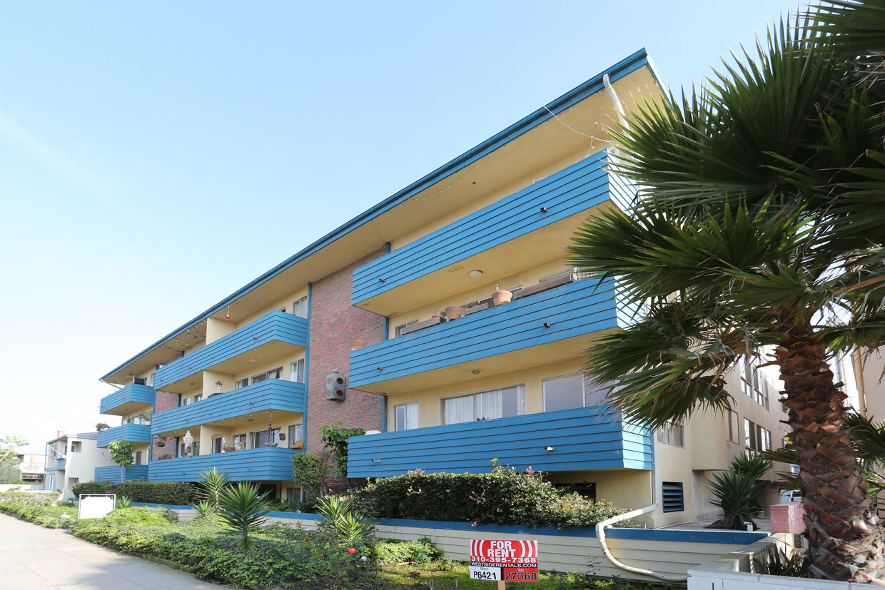 Primary Photo - Oceana Apartments