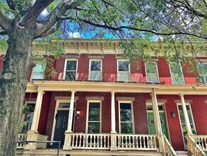 Building Photo - 2616 E Franklin St