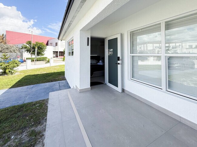Foto del edificio - 1070 NW 193rd St