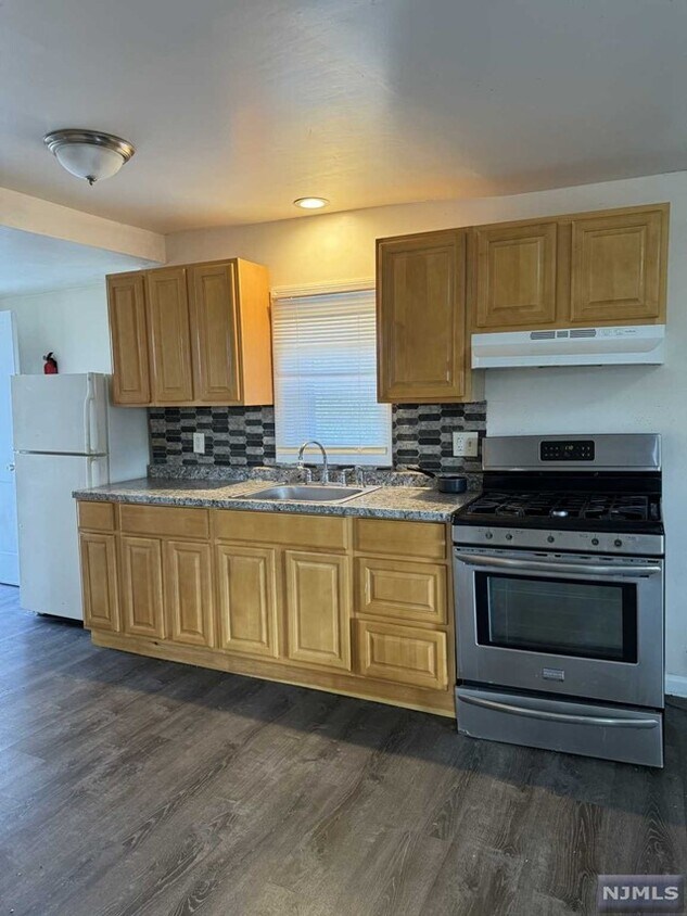 Foto principal - 140 Harrison Ave
