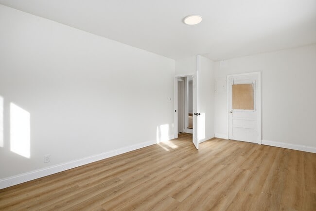 Building Photo - 6325 Woodsdale Dr