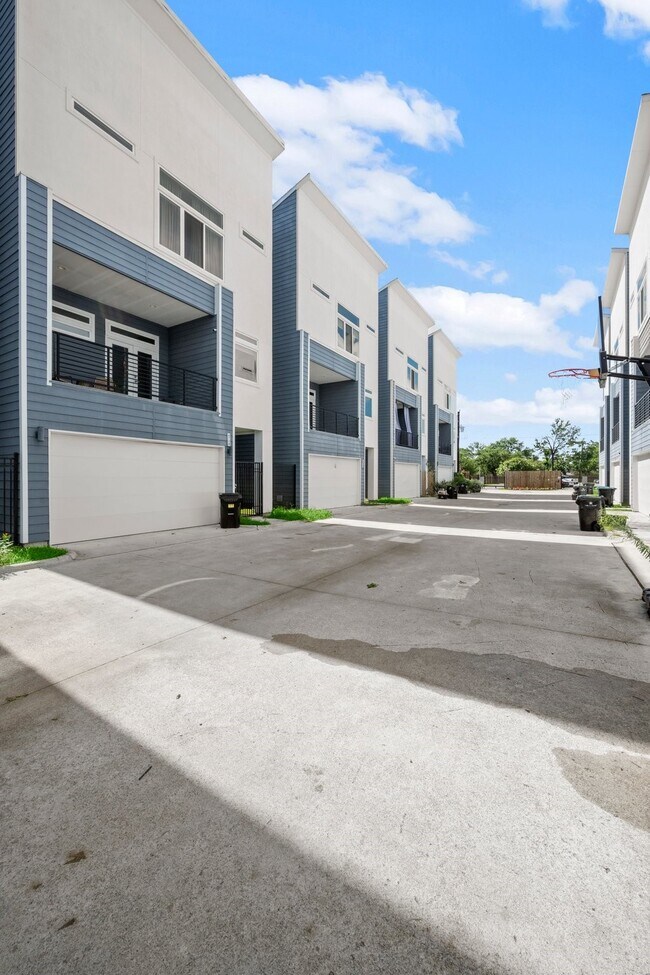 Foto del edificio - 4706 Independence Hts Ln