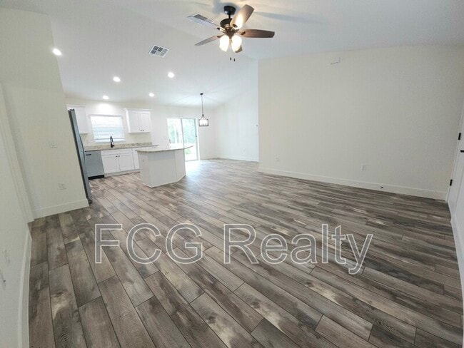 Building Photo - 7649 W Normandy Pl