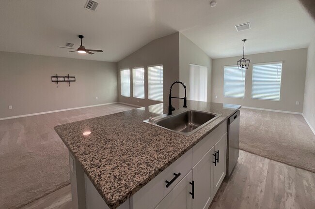 Foto del edificio - 12776 Tannencrest Dr
