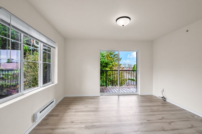 Building Photo - 12040 Bridgeport Way SW