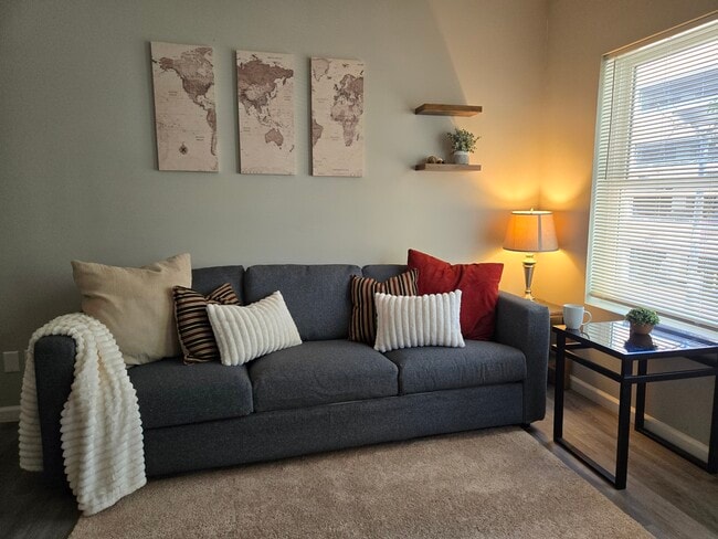 Building Photo - 203 N State St