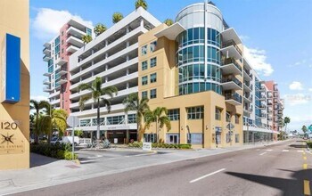 Building Photo - 1208 E Kennedy Blvd