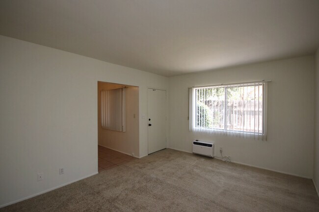 Building Photo - 56 Eloise St