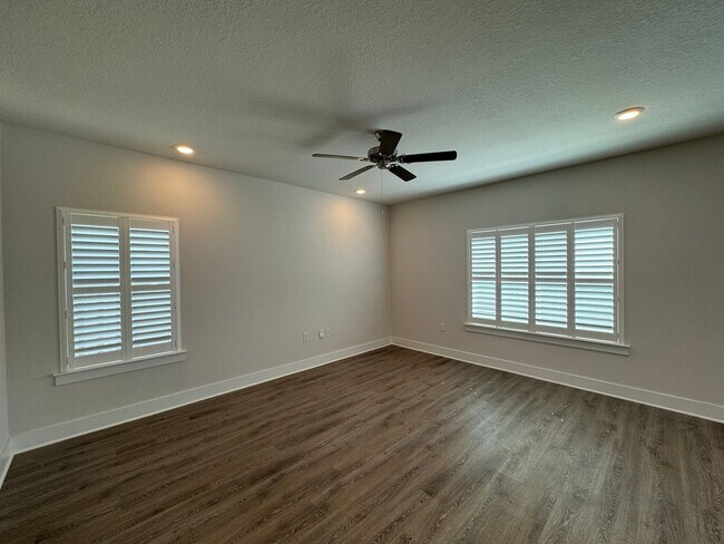 Building Photo - 4 Bedroom in Pace