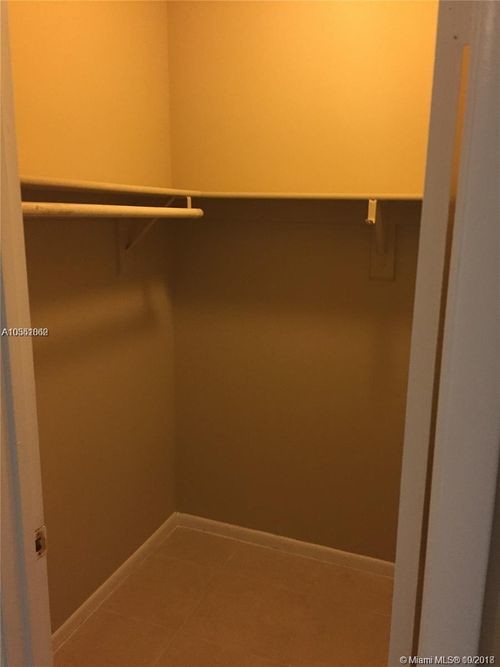 Foto del edificio - 3100 Coral Springs Dr