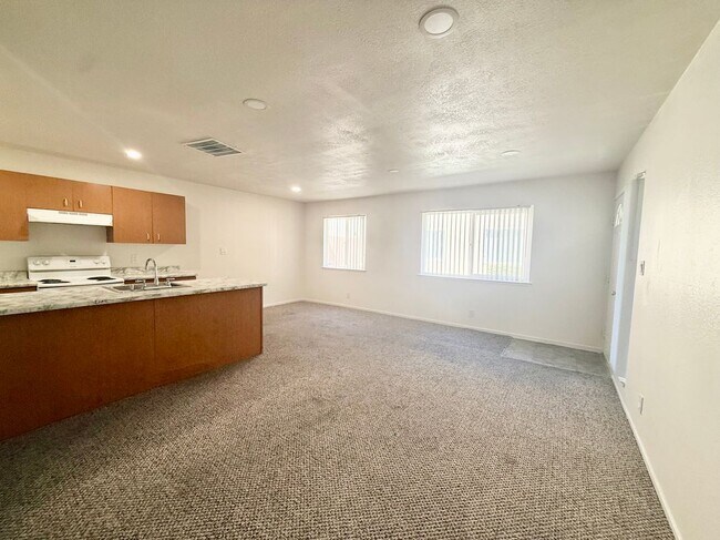 Building Photo - 2205 Palisade Ave