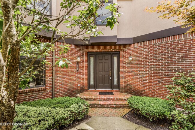 Foto del edificio - 215 Milner Ave