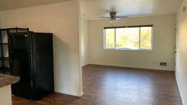 Sala de estar - 901 Mount Olympus Ave SE
