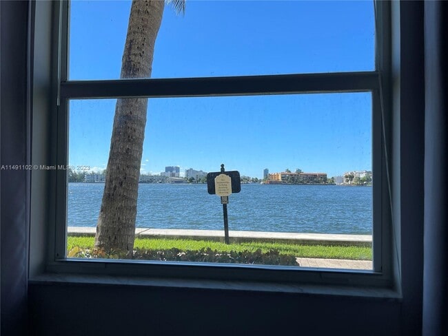 Building Photo - 17100 N Bay Rd