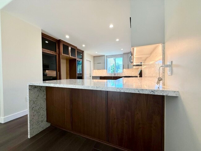 Building Photo - 1522-30 Falda Del Cerro Ct