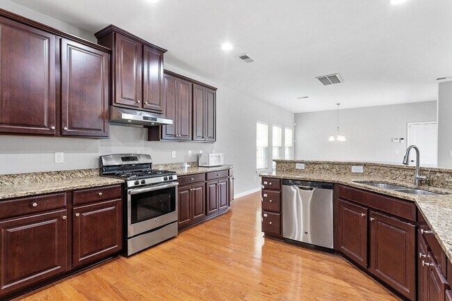 Foto del edificio - 1121 Survada Ln