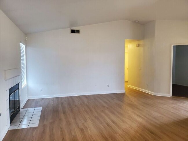 Foto del edificio - New Listing!