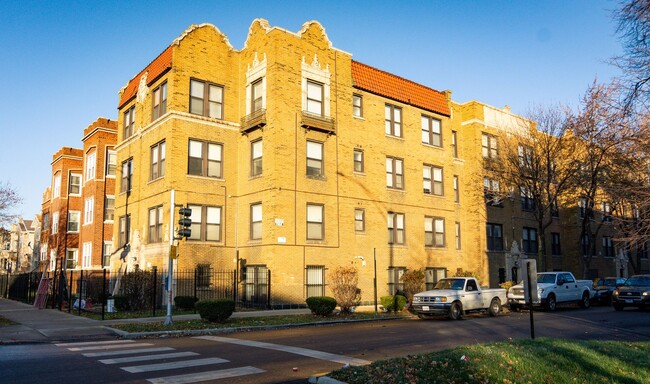 Building Photo - 118 N Kostner Ave