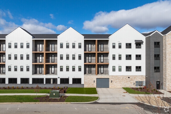 Building Photo - Timber Club