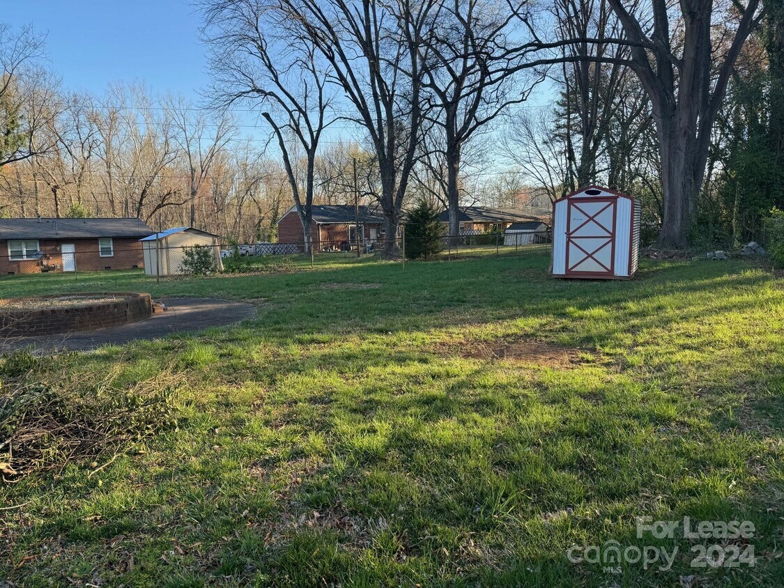 Building Photo - 3215 Barfield Dr