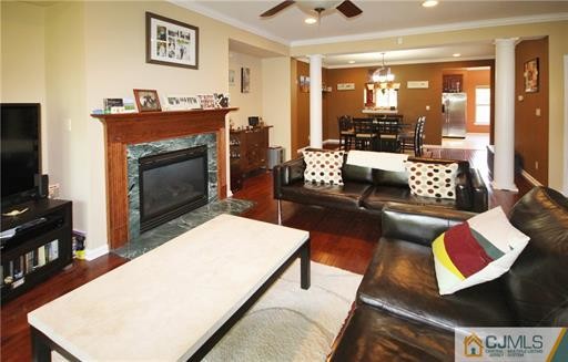 Foto del edificio - 748 Green Ln