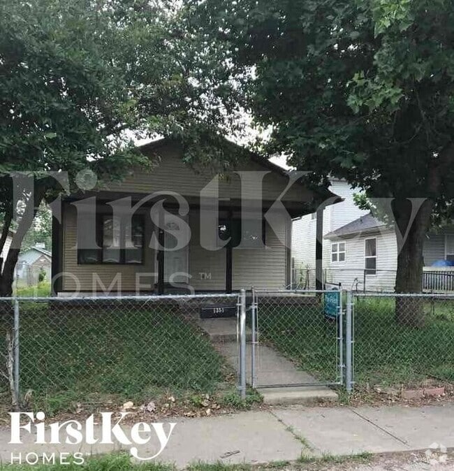 Building Photo - 1351 S Pershing Ave