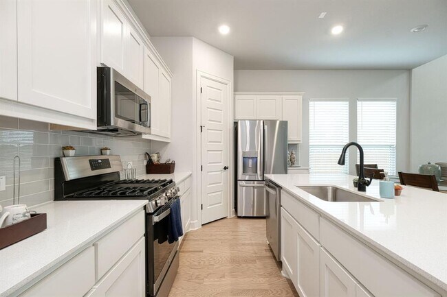 Building Photo - 4501 Cool Gray Cv
