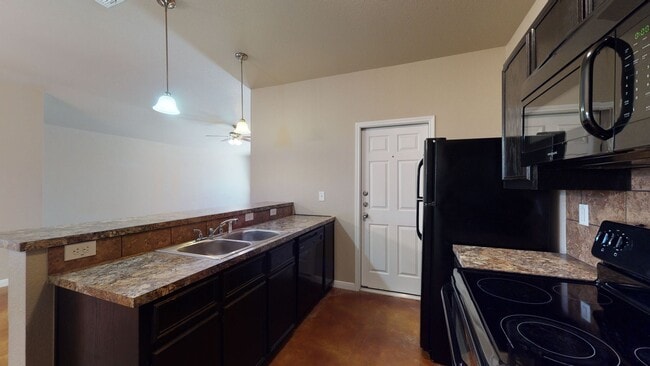 Building Photo - DUPLEX IN HARKER HEIGHTS!!!