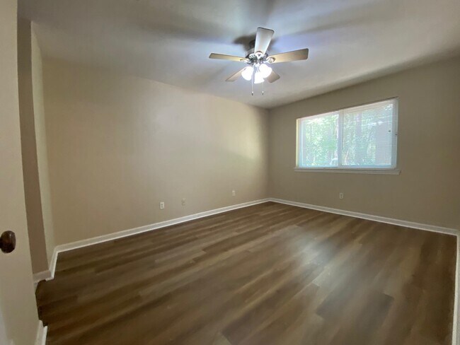 Foto del edificio - 3204 Ginger Dr