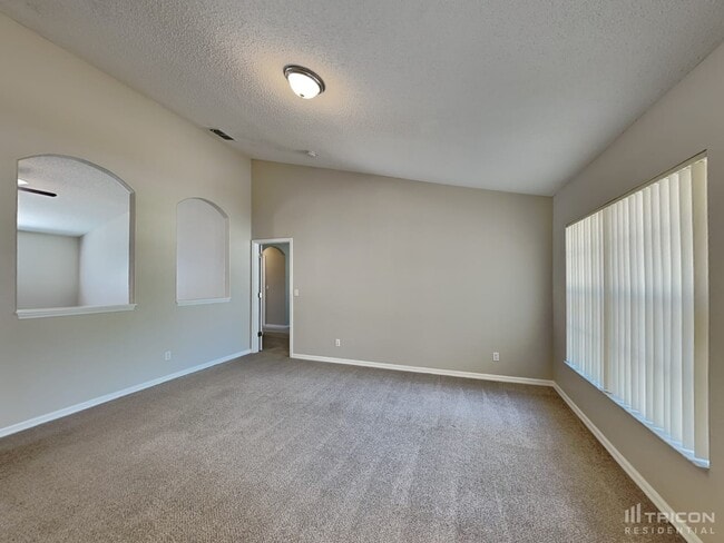 Building Photo - 3408 Montano Ave