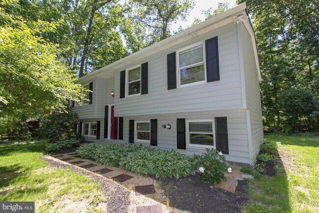 Building Photo - 1009 Wildrose Ln