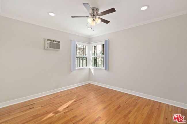 Foto del edificio - 827 N Alta Vista Blvd